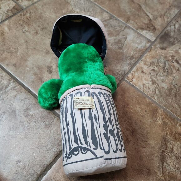 1995 Oscar the Grouch Plush in Trash Can – Classic Sesame Street Toy - Picture 13 of 14